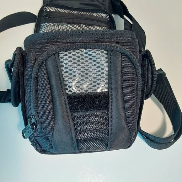 Lowepro Edit 100 Camera Bag Black w/Shoulder Strap - Picture 3 of 9